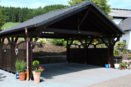 Carport.jpg